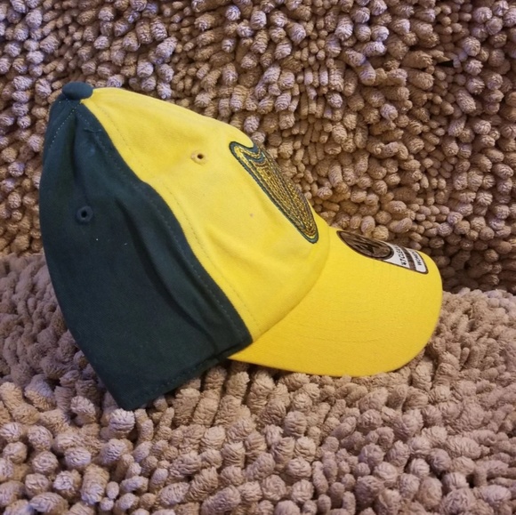 NCAA Oregon Ducks Womens Sparkle Hat - Picture 3 of 8